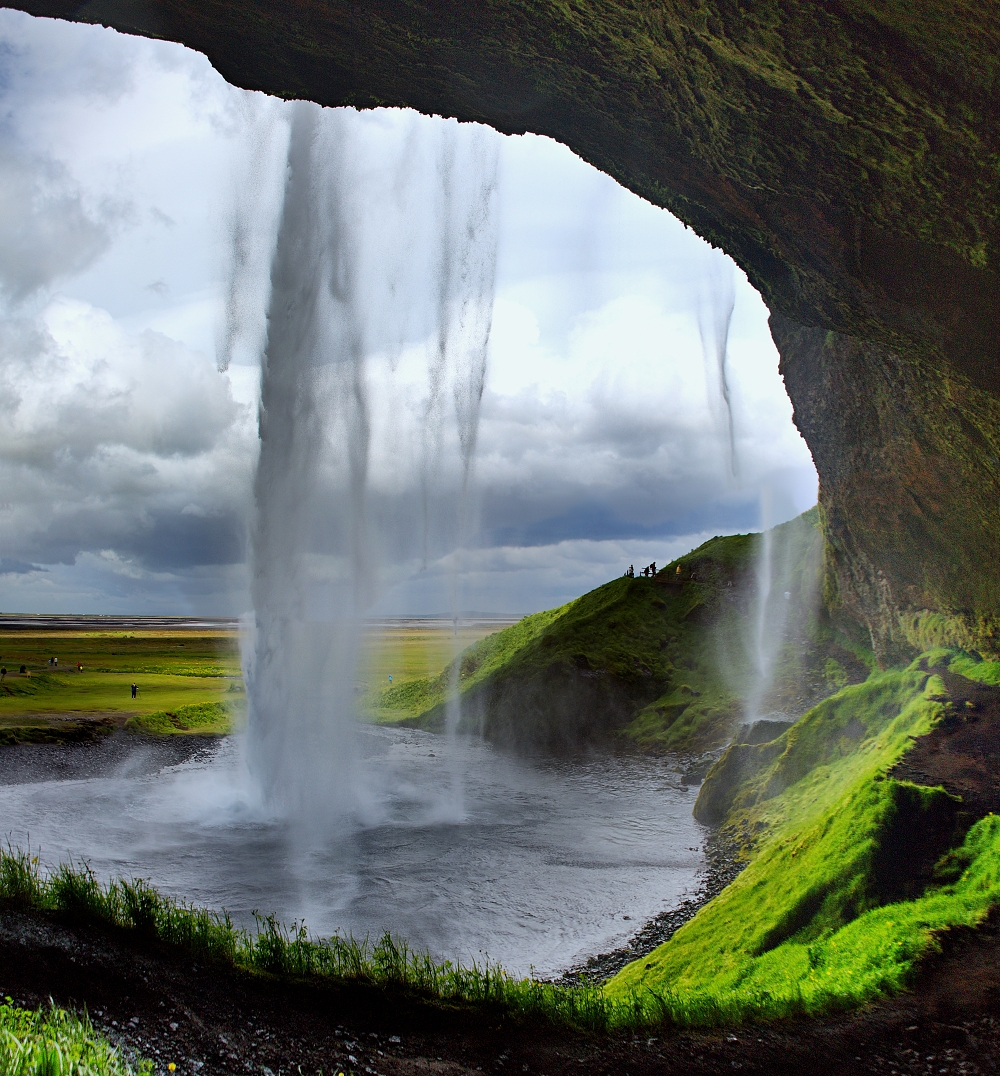 051 - Seljalandfoss
